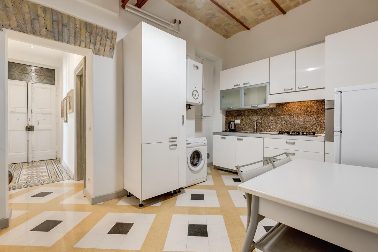 Monti Colosseum Apartment Rzym Zewnętrze zdjęcie