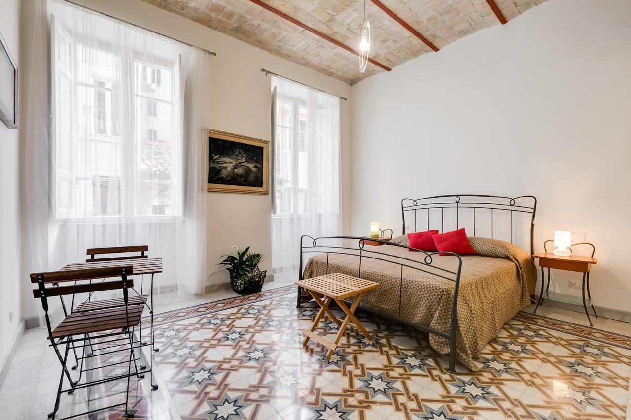 Monti Colosseum Apartment Rzym Zewnętrze zdjęcie